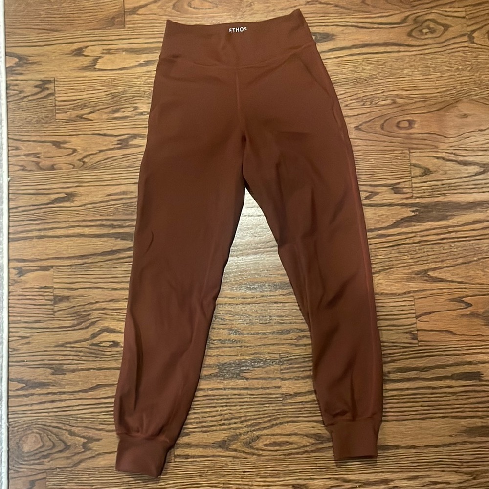 ETHOS Women’s XS Maroon High-Waisted Joggers